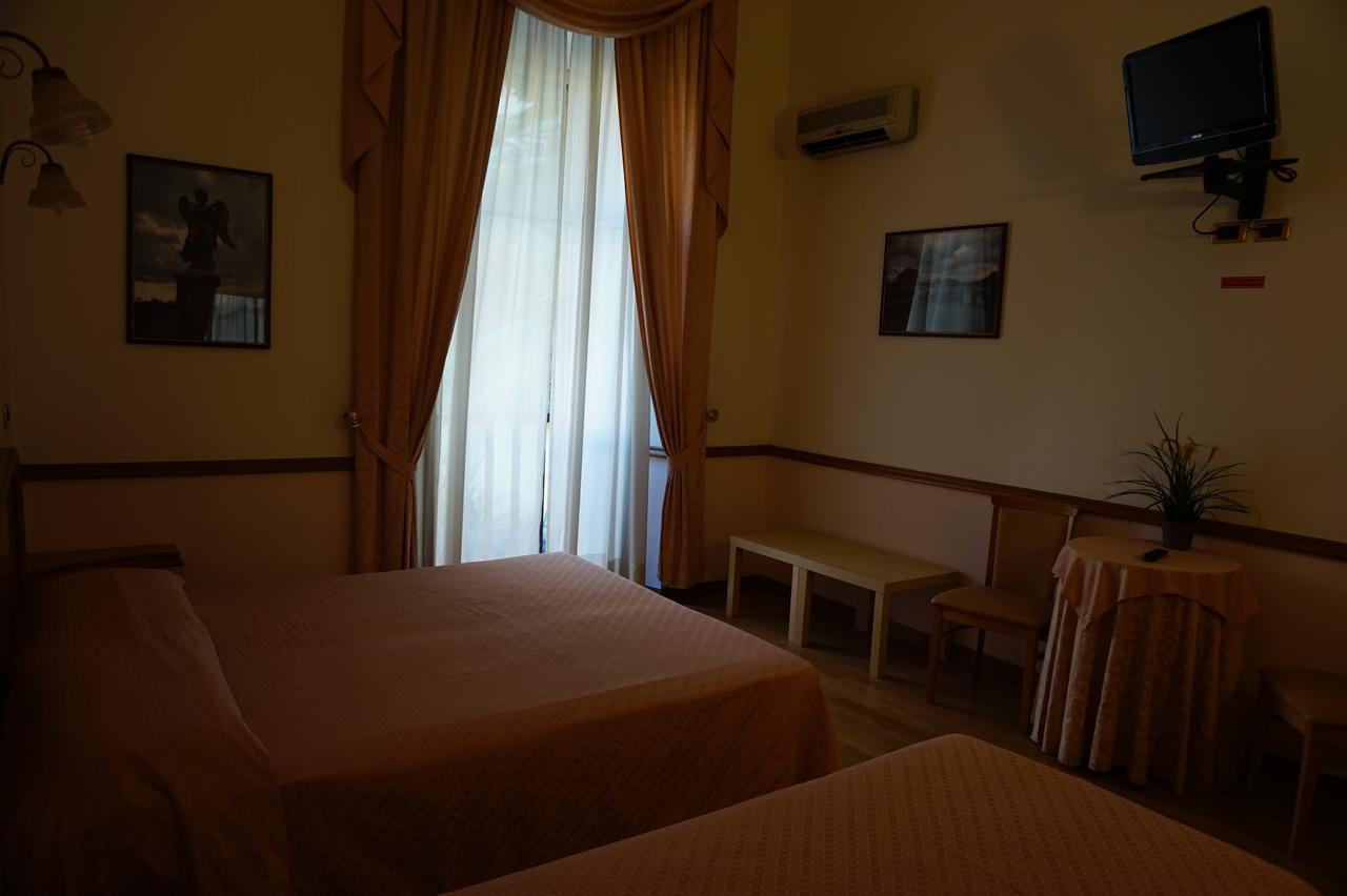 Green Hotel Rom Rum bild